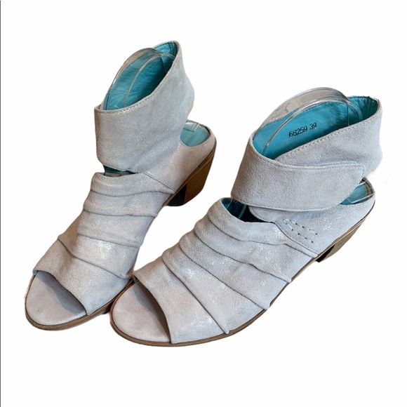 Everybody Fidele Dress Sandal - Picture 2 of 10